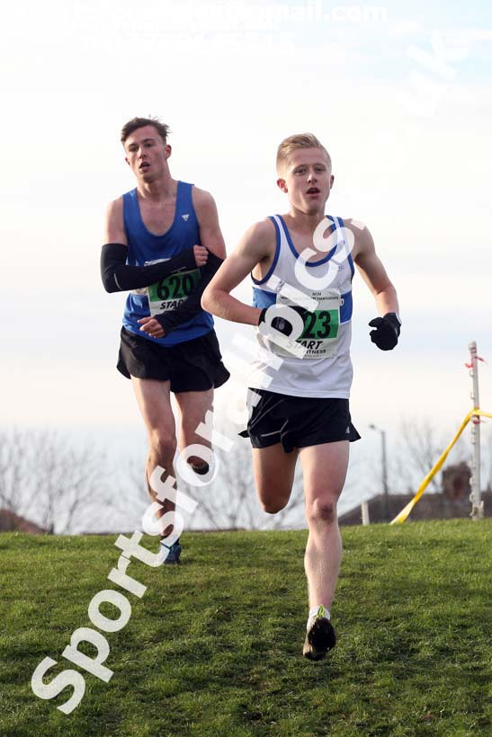 Mens under-20s North Eastern Cross Country, Redcar. Photo:  David T. Hewitson/Sports for All Pics